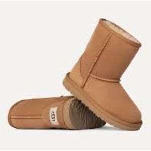 UGG® Classic II Boot - Little Kid / Size 13 - Chestnut